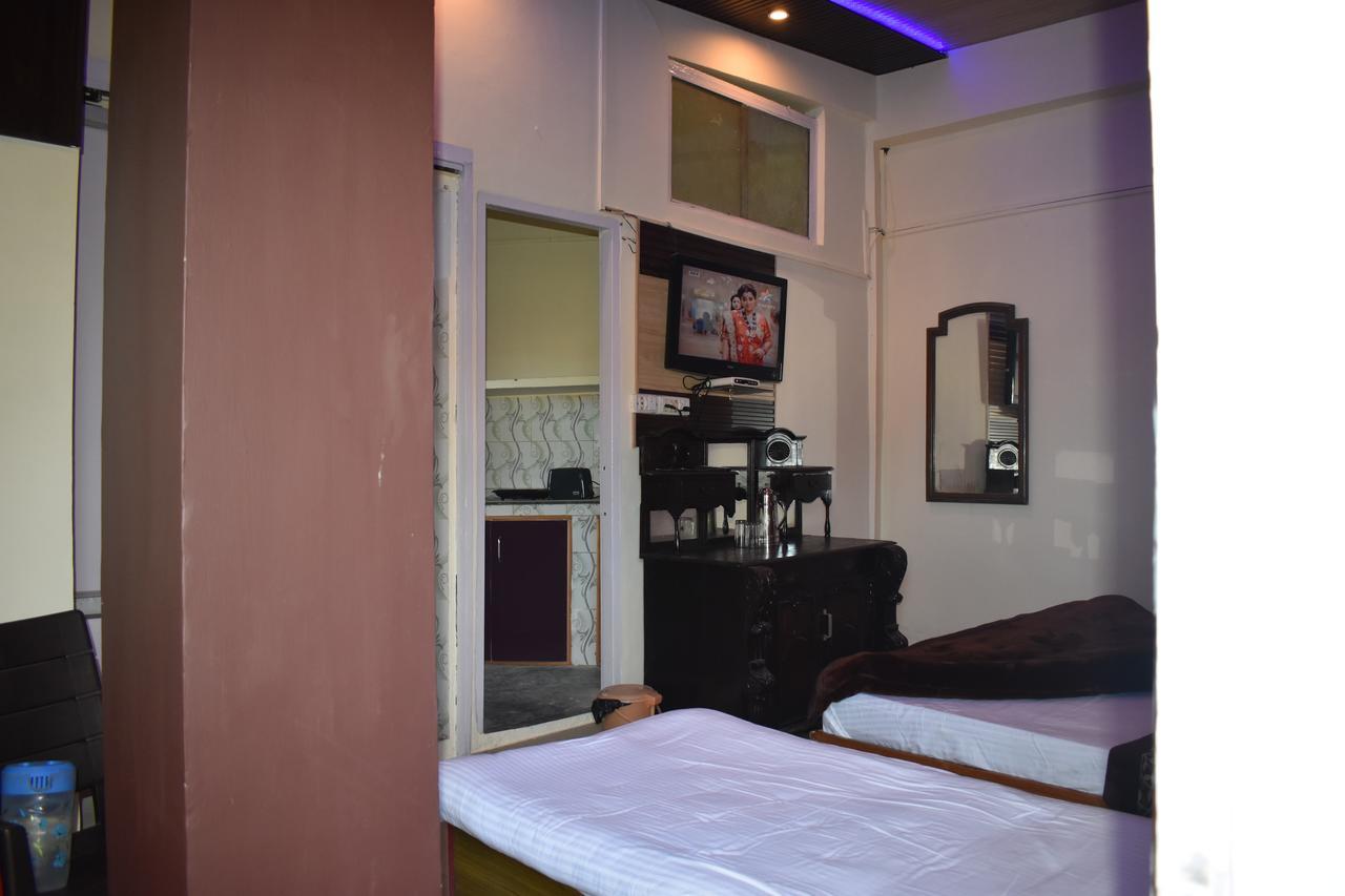 Hotel Akanksha Anand Plaza Масурі Екстер'єр фото
