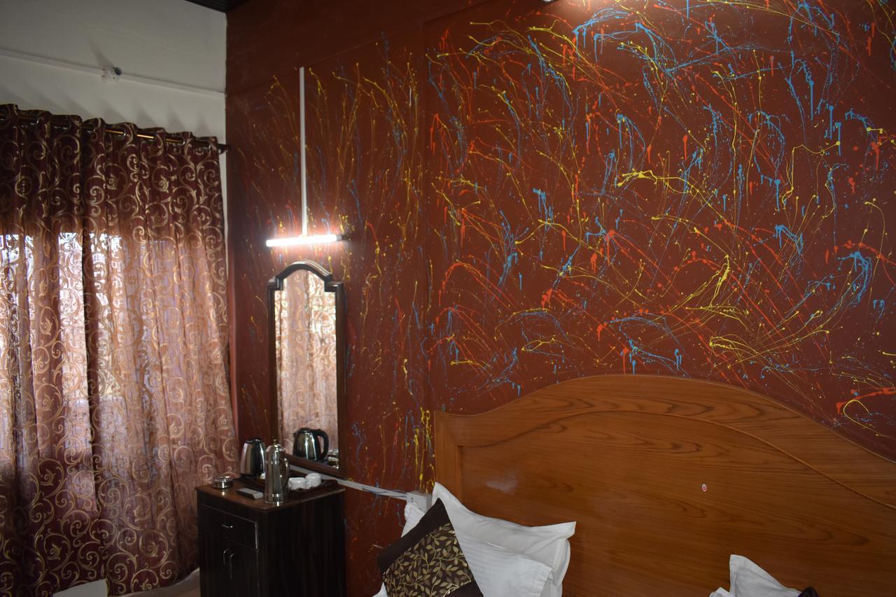 Hotel Akanksha Anand Plaza Масурі Екстер'єр фото