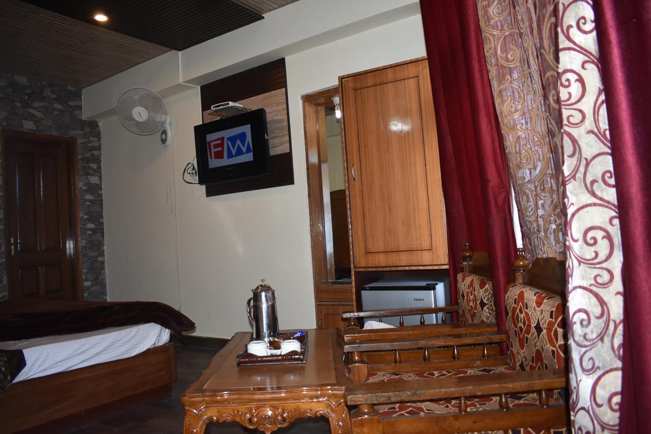 Hotel Akanksha Anand Plaza Масурі Екстер'єр фото