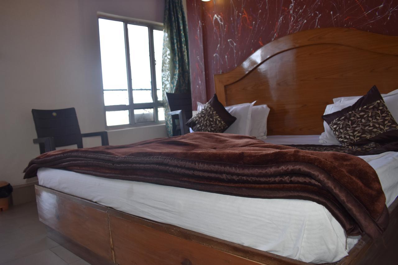 Hotel Akanksha Anand Plaza Масурі Екстер'єр фото